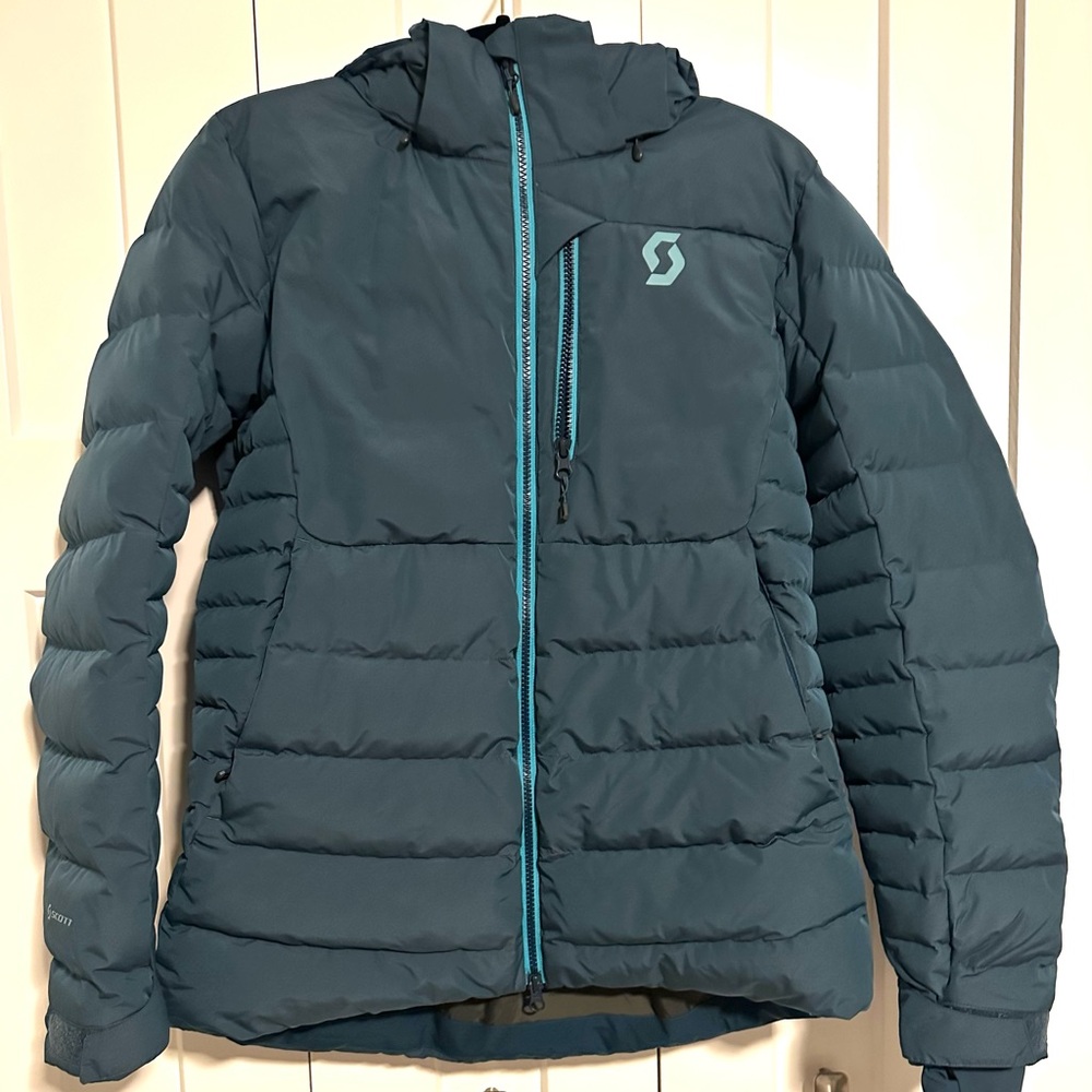 EUC‎ Scott Sports Ultimate Down Puffer Jacket with Hood in Dark Real size M